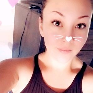 Meet your Posher, Alexus